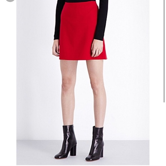 Theory red skirt. 97% virgin wool 3% elastic. - Picture 1 of 5